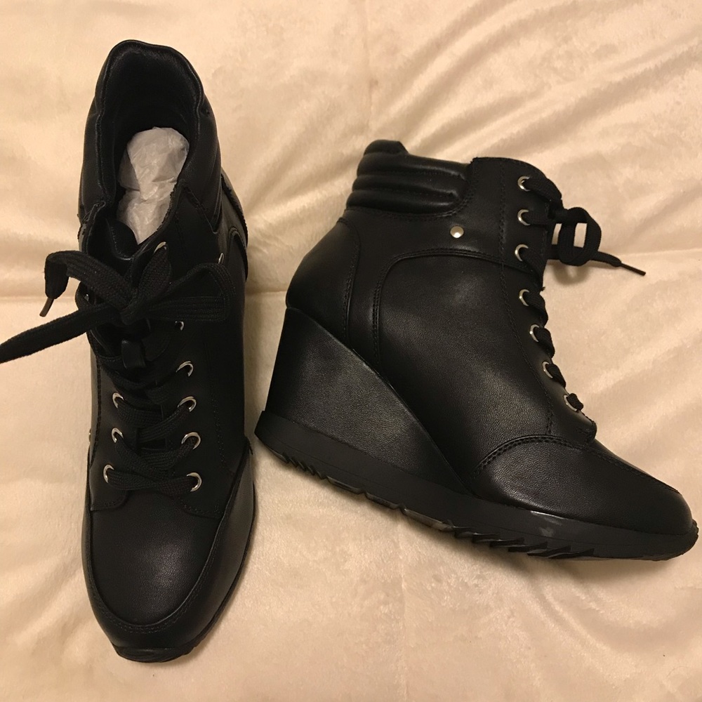Ankle bootie -wedge boot